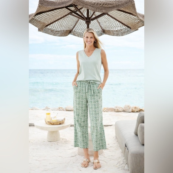 Talbots Pants - Talbots Wide Crop Washed Linen Blend Green White Pretty Medallion Print Pants L